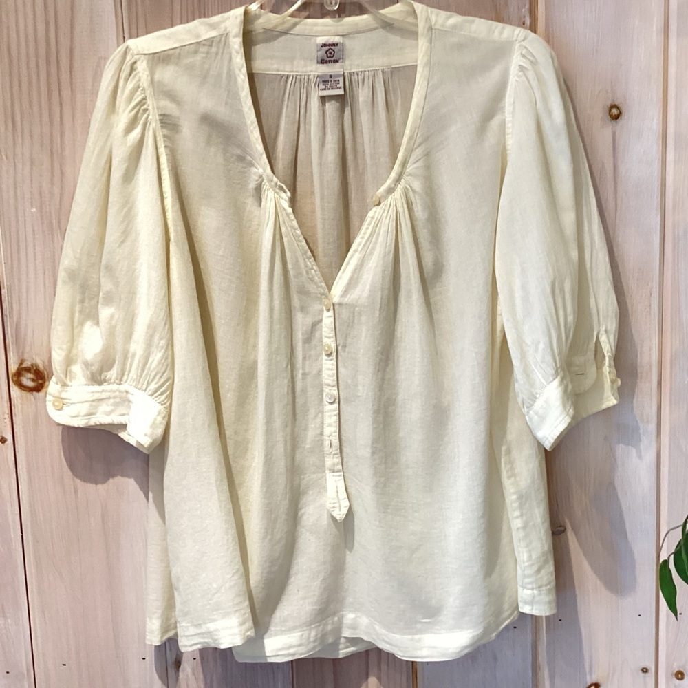 Chic Ivory Blouse with Button Detail